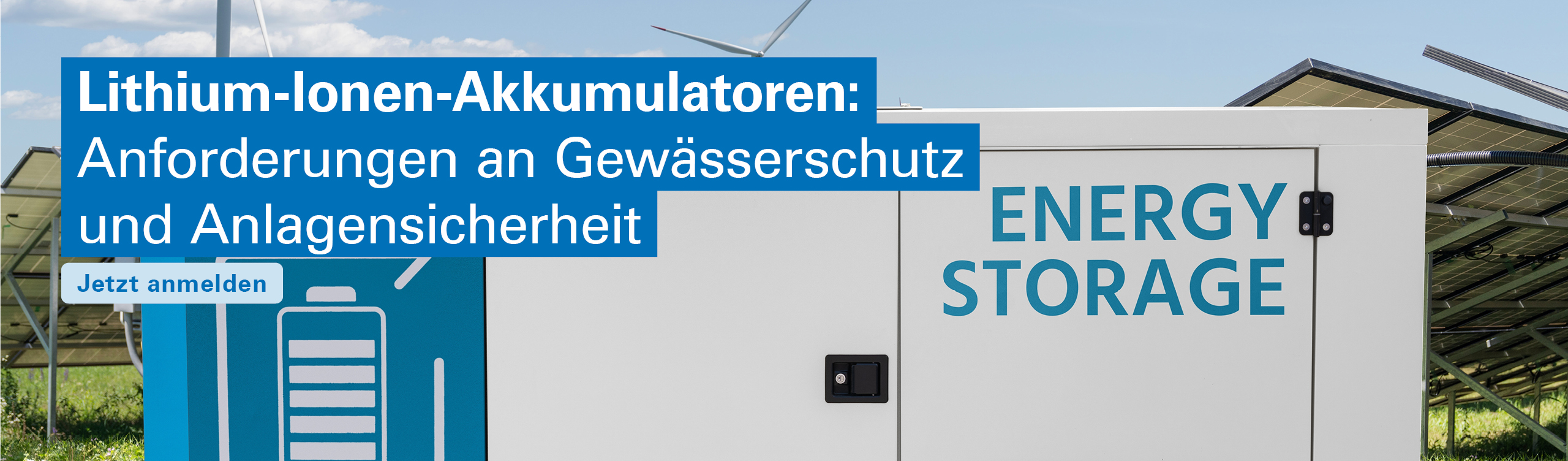 Energiespeicheranlage mit Batteriesymbol, umgeben von Solarmodulen und Windkraftanlagen.