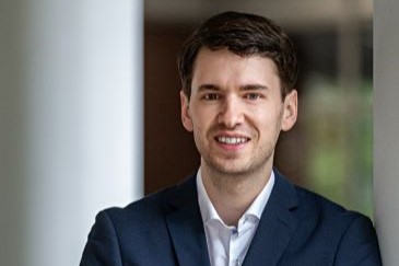 Porträtfoto von Dr. Florian Nigbur