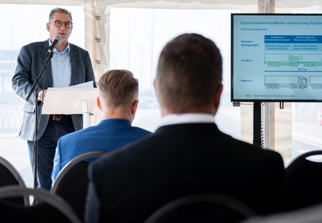 TÜV Rheinland Mitarbeiter Thomas Kampmann bei Abschlusspräsentation